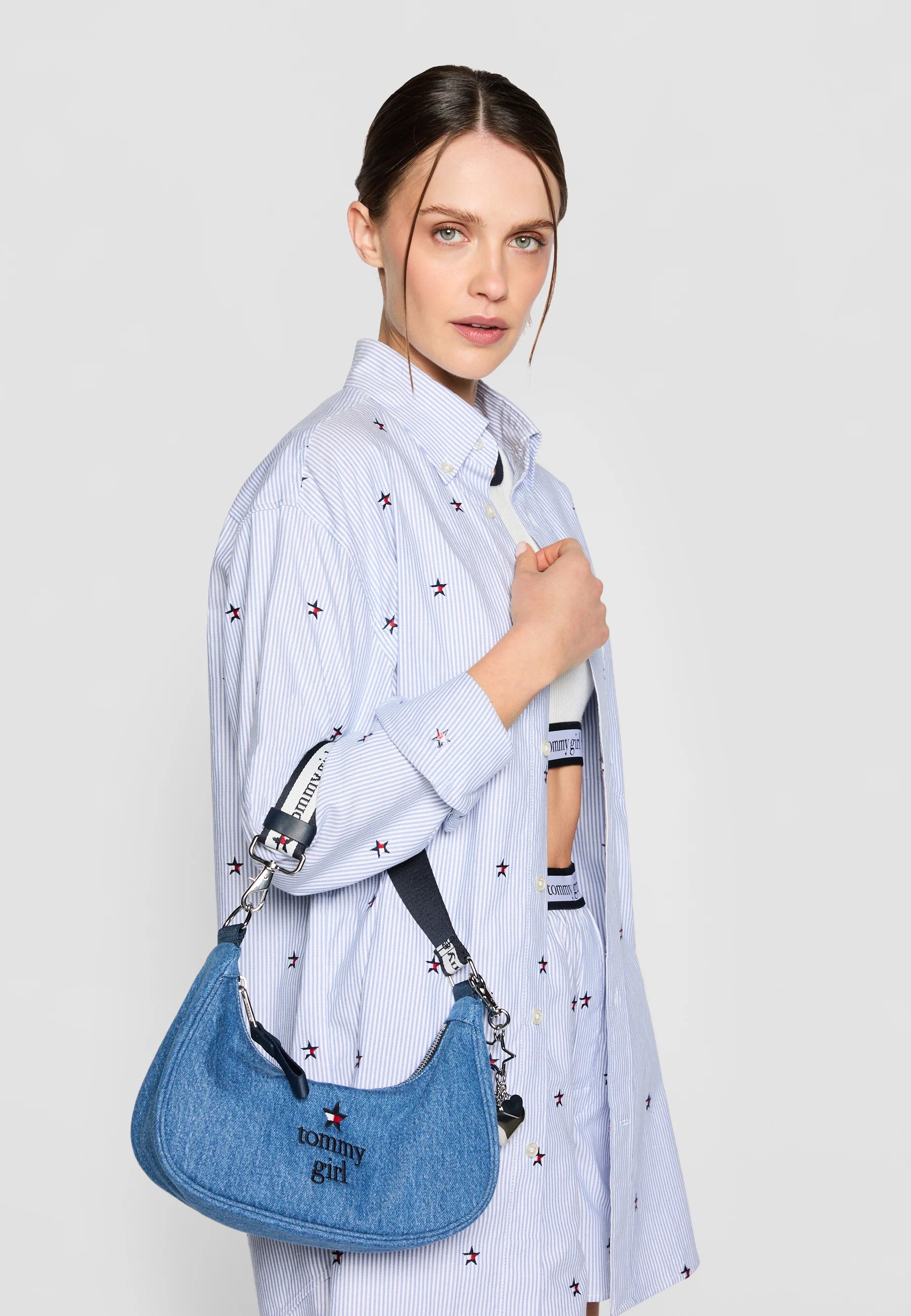 Tommy Jeans TOMMY GIRL ICONIC BAG UNISEX - Handbag - mid blue denim wash